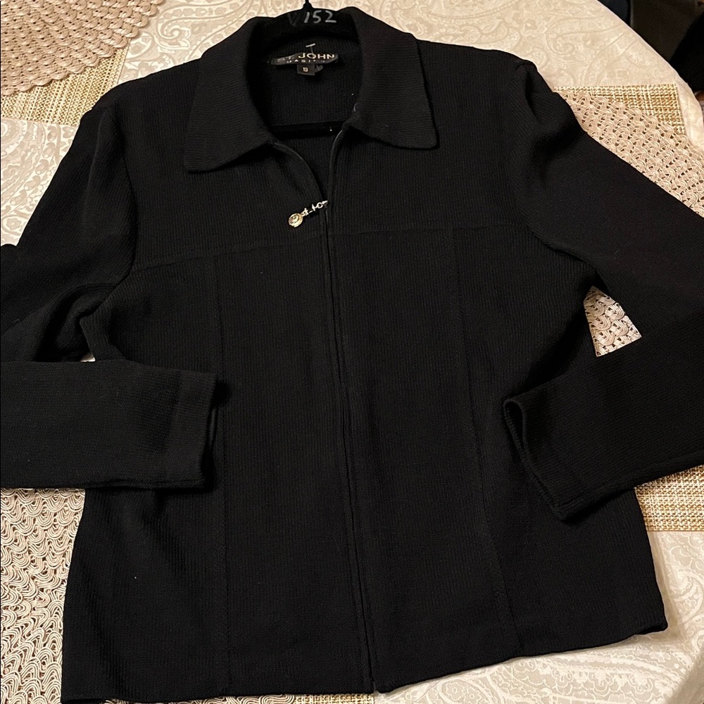 St. John Basics Women's Black Cardigan Sweater gold Zipper Size 10 NWOT Tailored